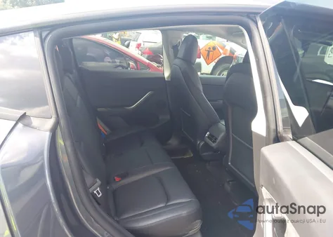 2022 Tesla Model Y Performance Dual Motor All-Wheel Drive z USA, uszkodzony, nr VIN 7SAYGDEF7NF339241